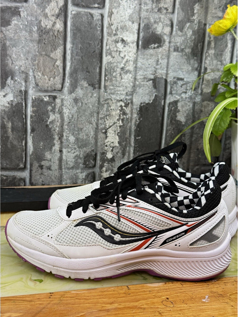 Saucony Cohesion Women’s White/Black/Purple Low Top Lace-Up Logo Mesh Rubber